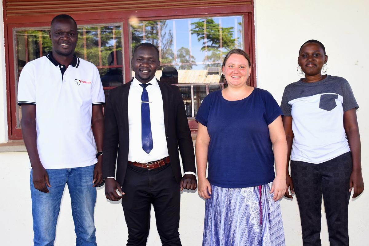 GHU- Teambild von Mitarbeitenden in Uganda